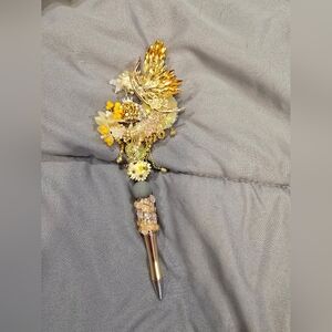 Elegant Gold and Silver Decorative Pen
